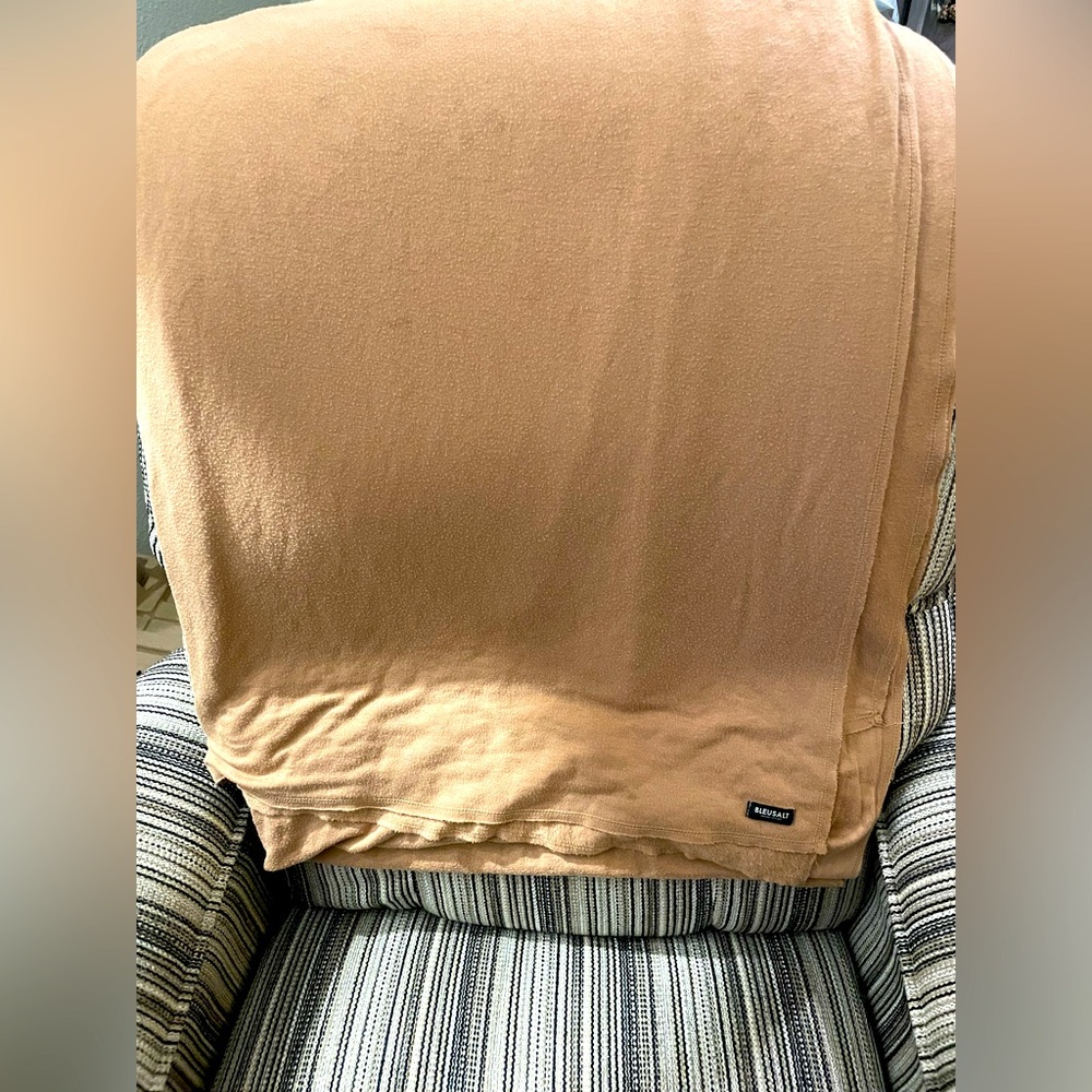 The 3-yard Bleusalt wrap in camel